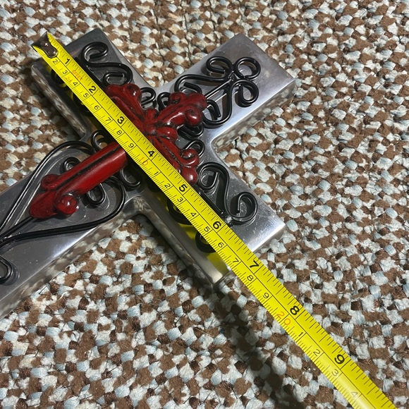 🆕Beautiful Heavy Silver Metal Scroll And Red Center Cross, OS - Picture 8 of 8